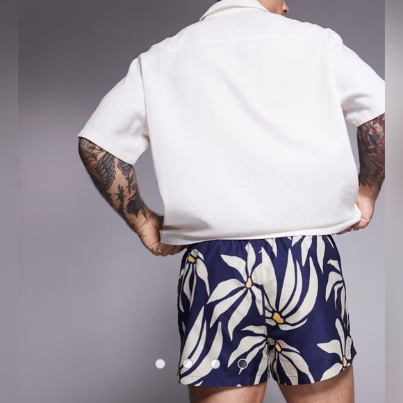 ASOS DESIGN swim shorts in super short length in daisy print in navy Size L New - Picture 13 of 13